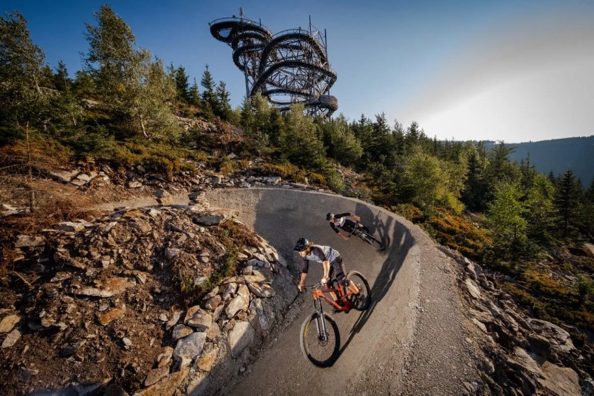 Hory, které si zamilují děti, cyklisté i turisté